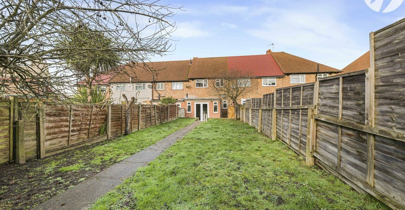 3 bedroom house for sale in London | Robinson Jackson