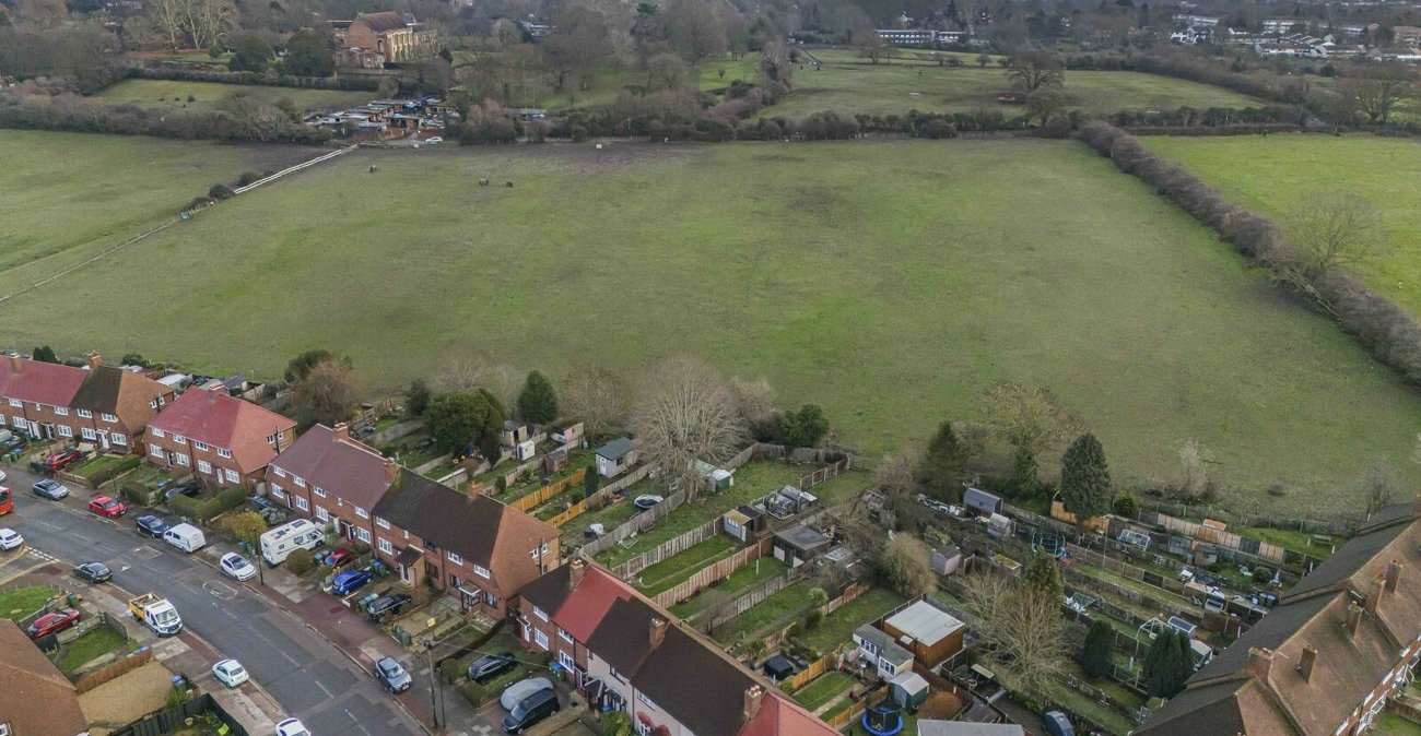 3 bedroom house for sale in London | Robinson Jackson