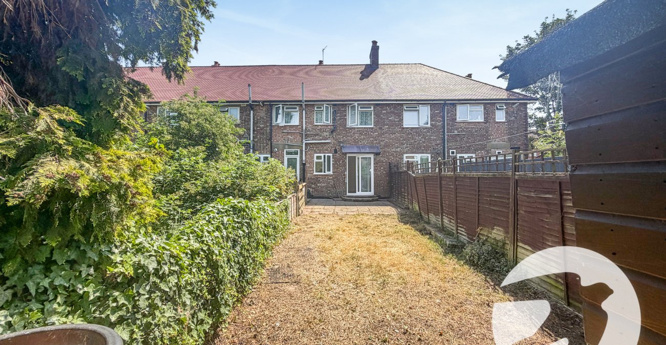 2 bedroom property for sale in London | Robinson Jackson