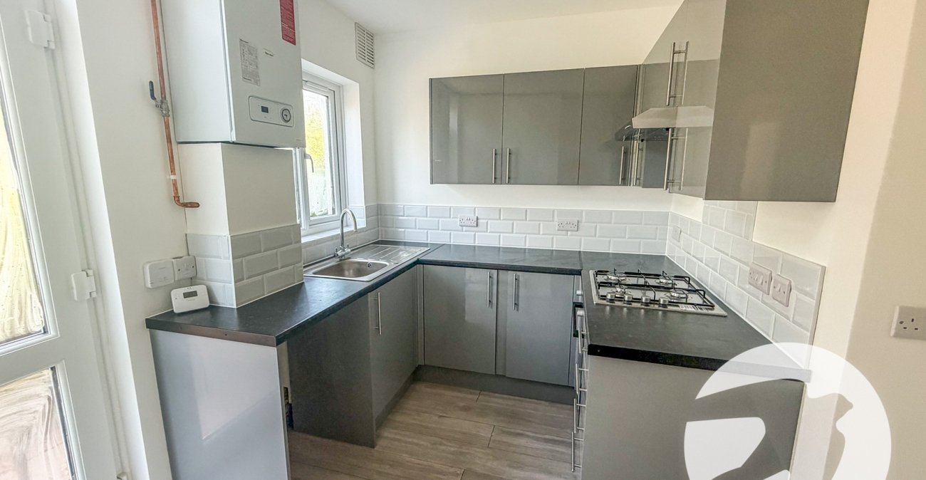 2 bedroom property for sale in London | Robinson Jackson