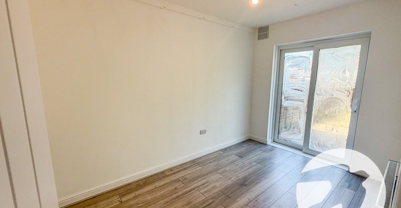 2 bedroom property for sale in London | Robinson Jackson