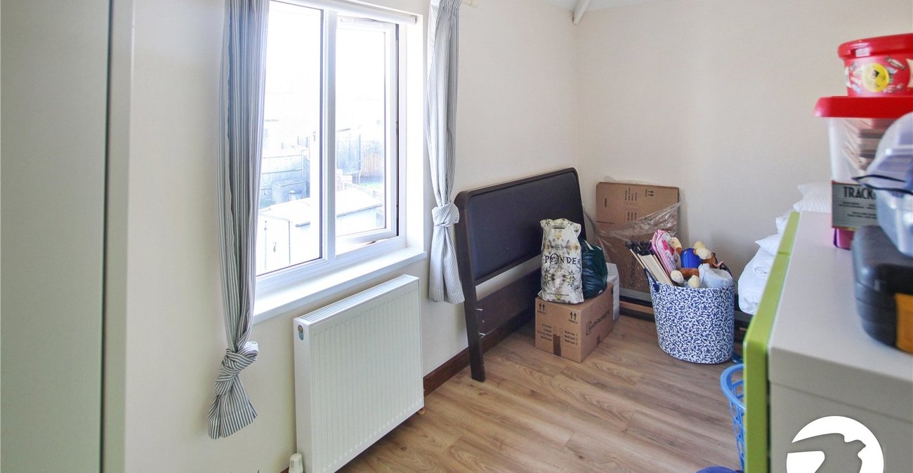3 bedroom house for sale in London | Robinson Jackson