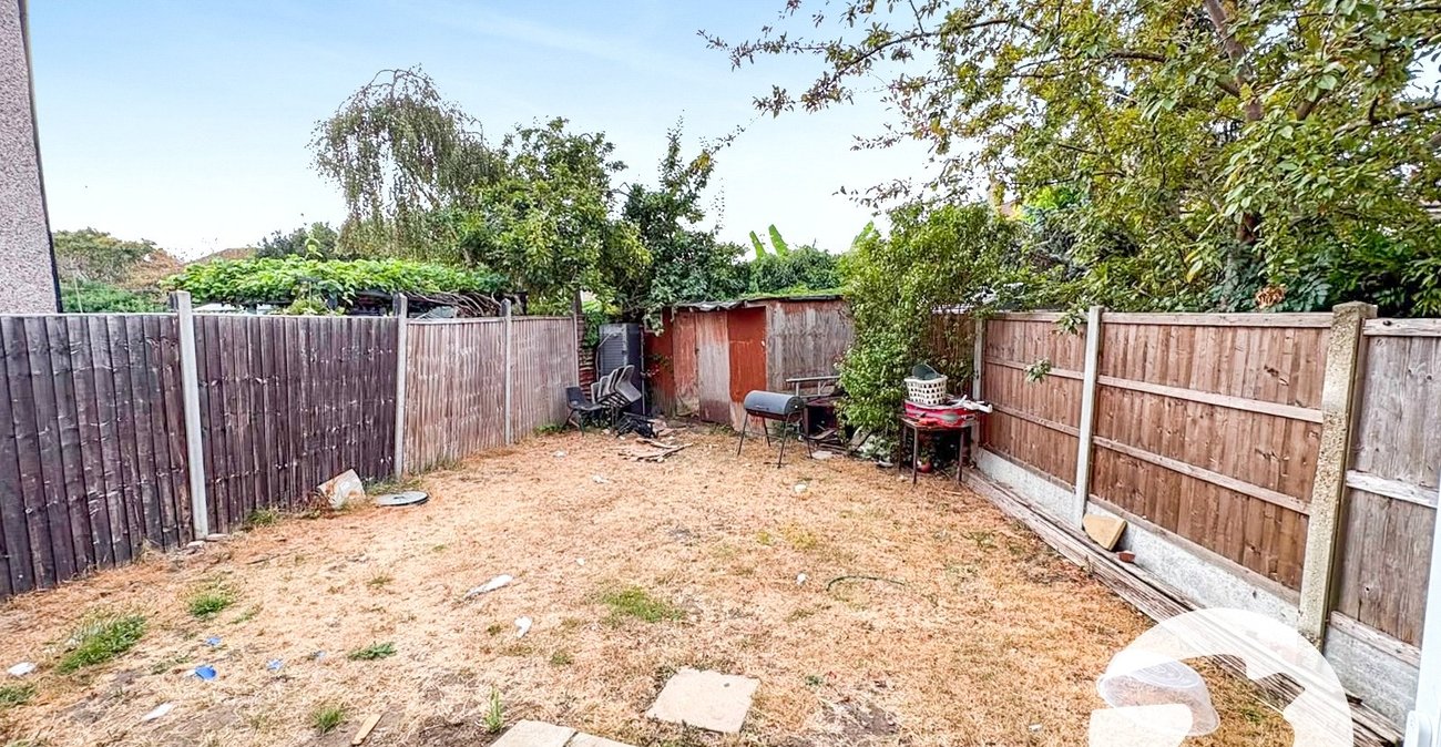 3 bedroom house for sale in London | Robinson Jackson