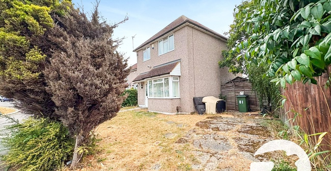 3 bedroom house for sale in London | Robinson Jackson