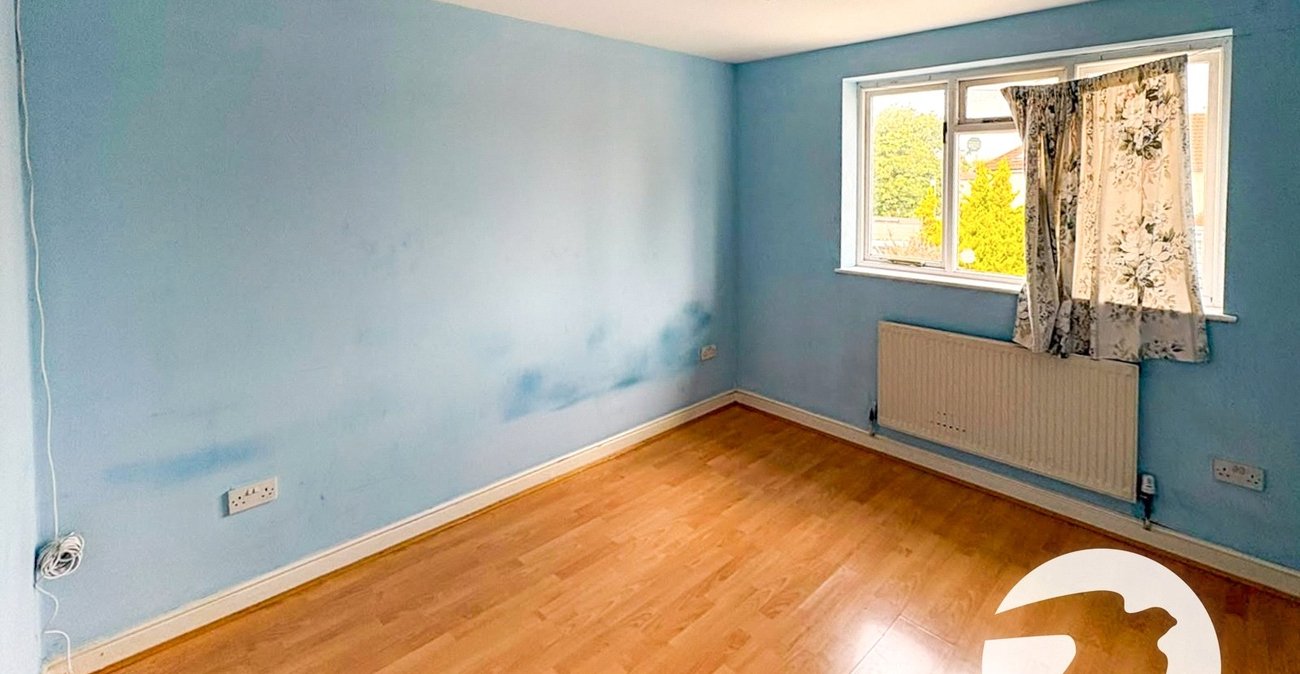 3 bedroom house for sale in London | Robinson Jackson