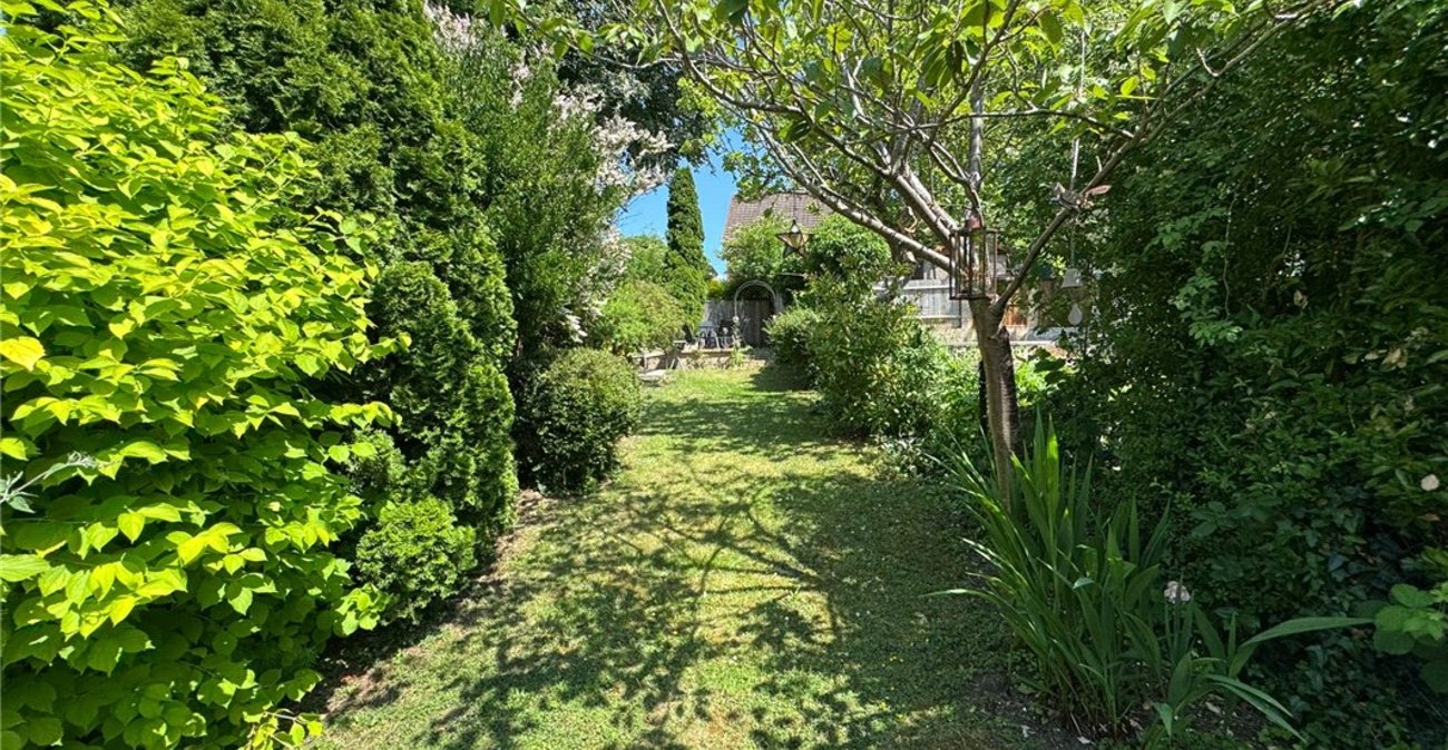 3 bedroom house for sale in Green Street Green | Robinson Jackson