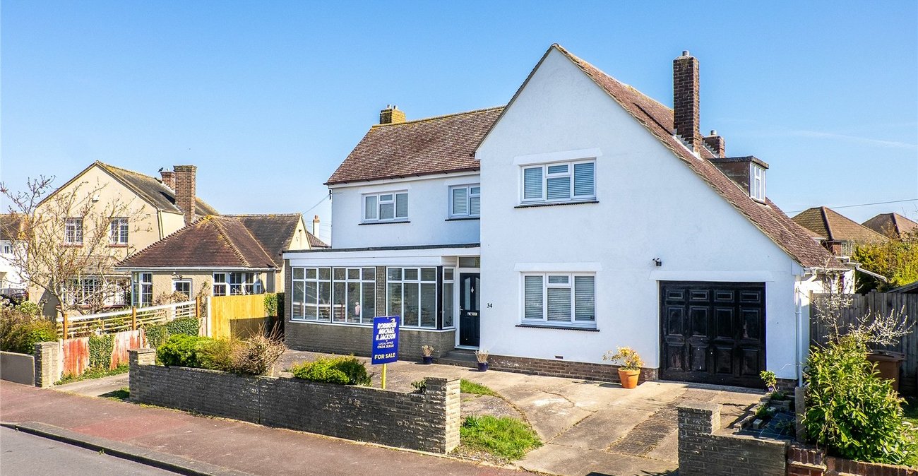 4 bedroom house for sale in Darland | Robinson Michael & Jackson