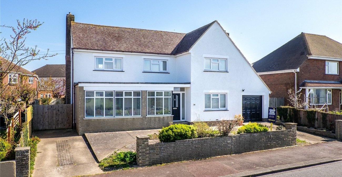 4 bedroom house for sale in Darland | Robinson Michael & Jackson