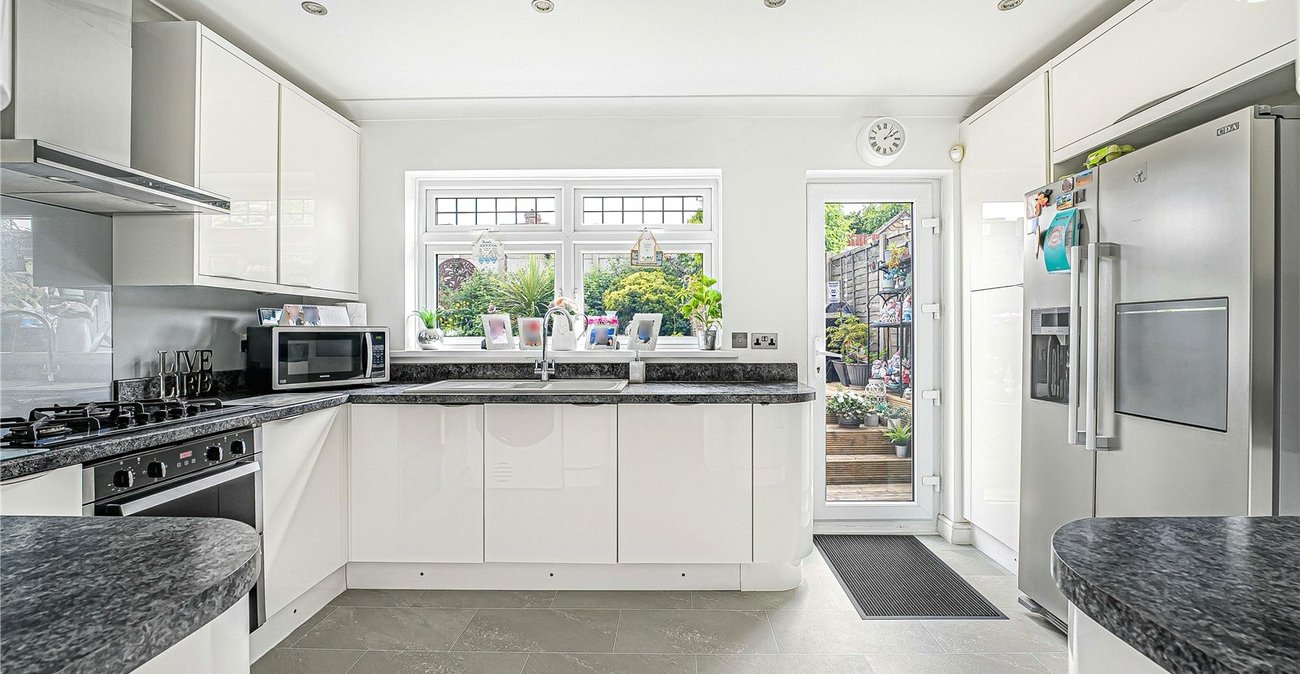 3 bedroom house for sale in West Dartford | Robinson Jackson