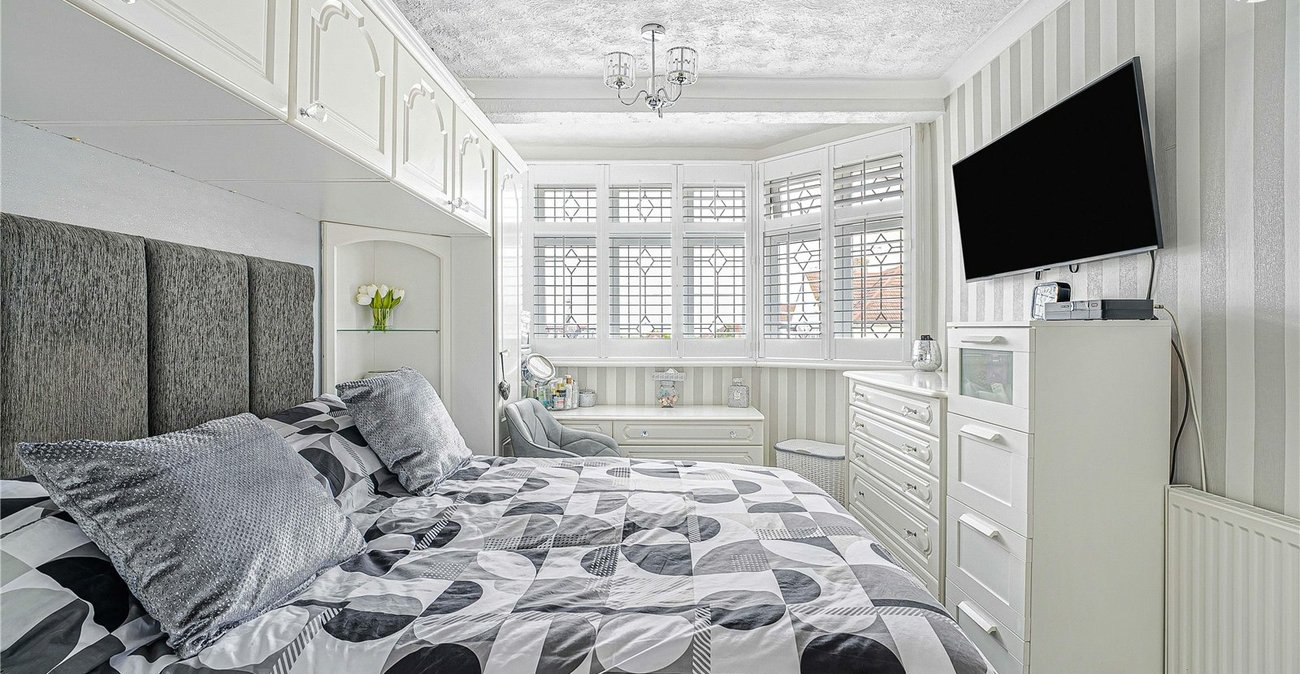 3 bedroom house for sale in West Dartford | Robinson Jackson