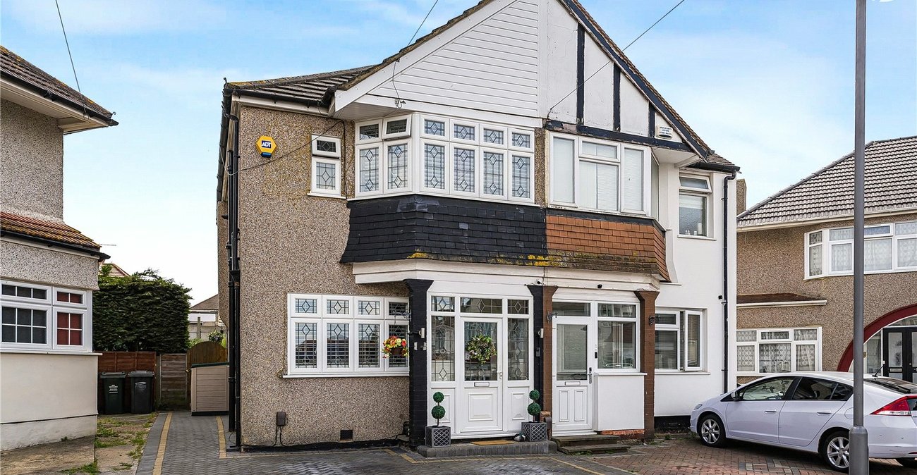 3 bedroom house for sale in West Dartford | Robinson Jackson