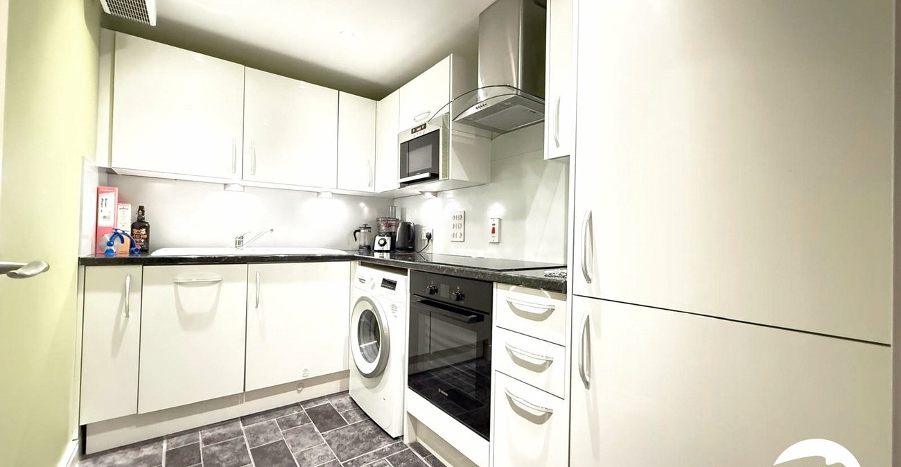 2 bedroom property for sale in Hither Green Lane | Robinson Jackson