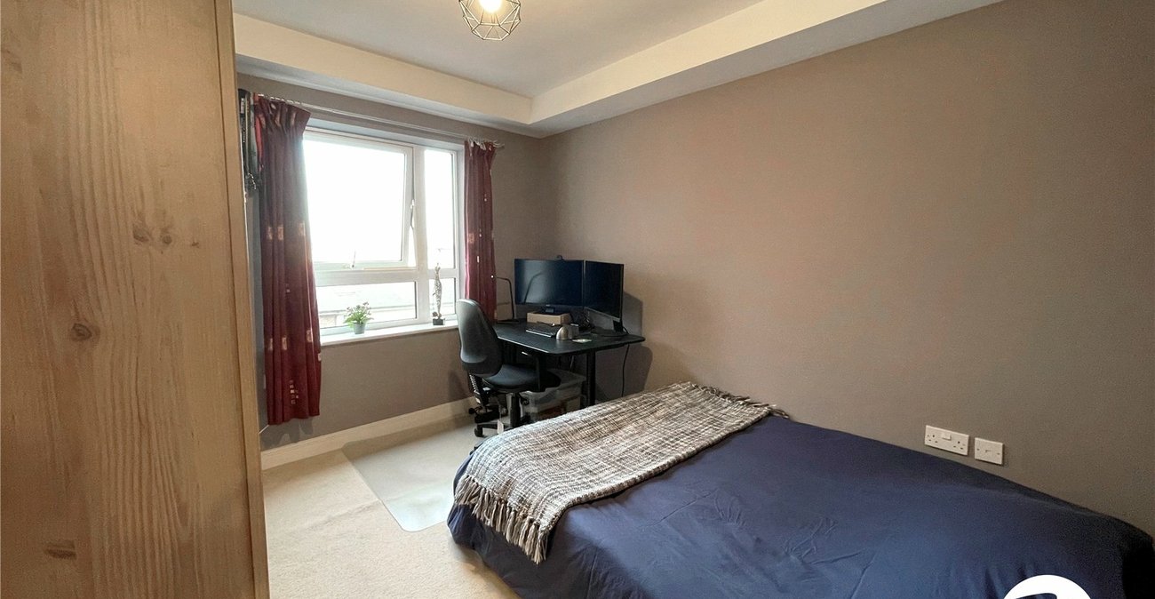 2 bedroom property for sale in Hither Green Lane | Robinson Jackson