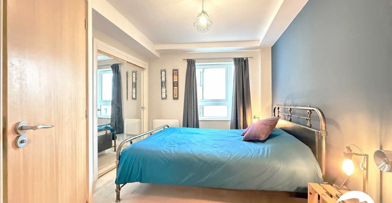 2 bedroom property for sale in Hither Green Lane | Robinson Jackson