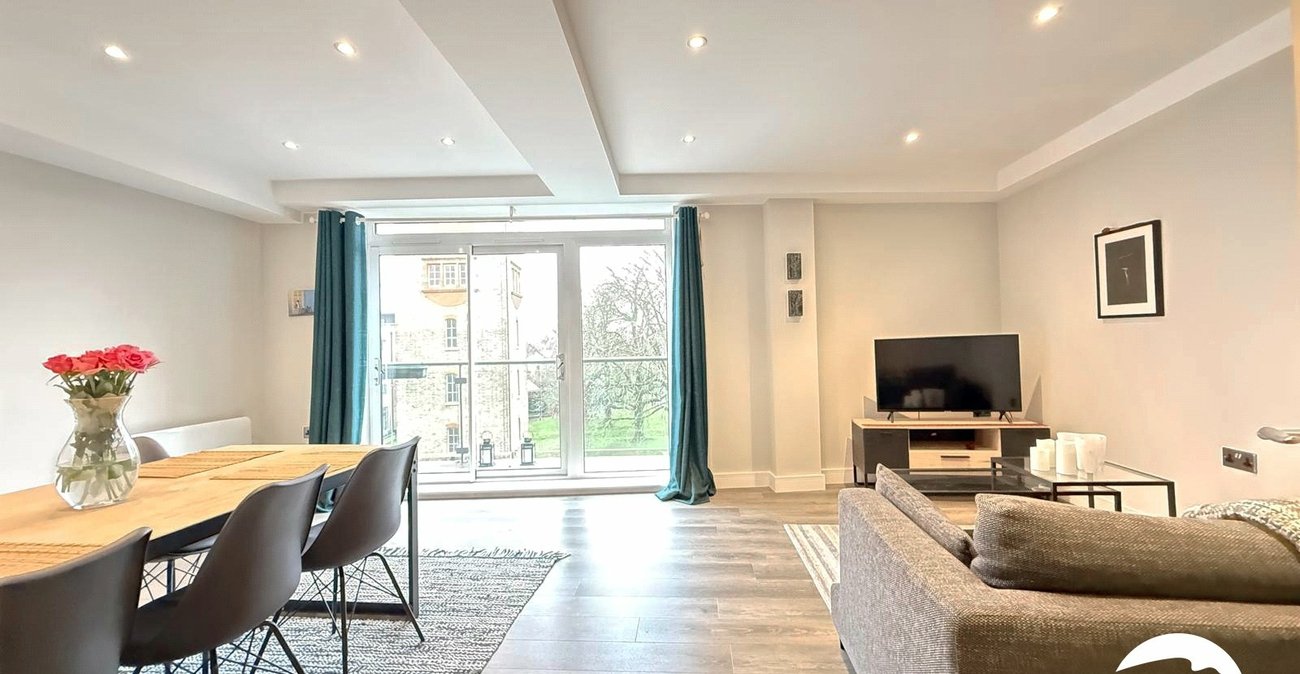 2 bedroom property for sale in Hither Green Lane | Robinson Jackson