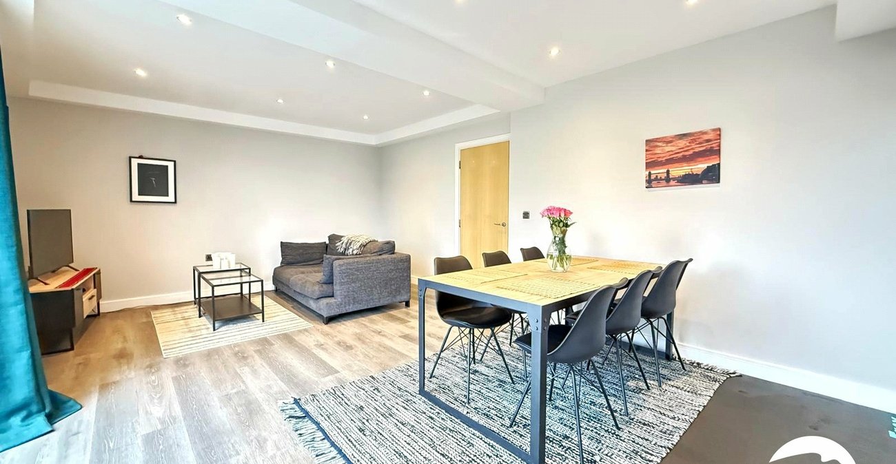 2 bedroom property for sale in Hither Green Lane | Robinson Jackson