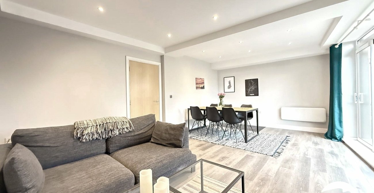 2 bedroom property for sale in Hither Green Lane | Robinson Jackson