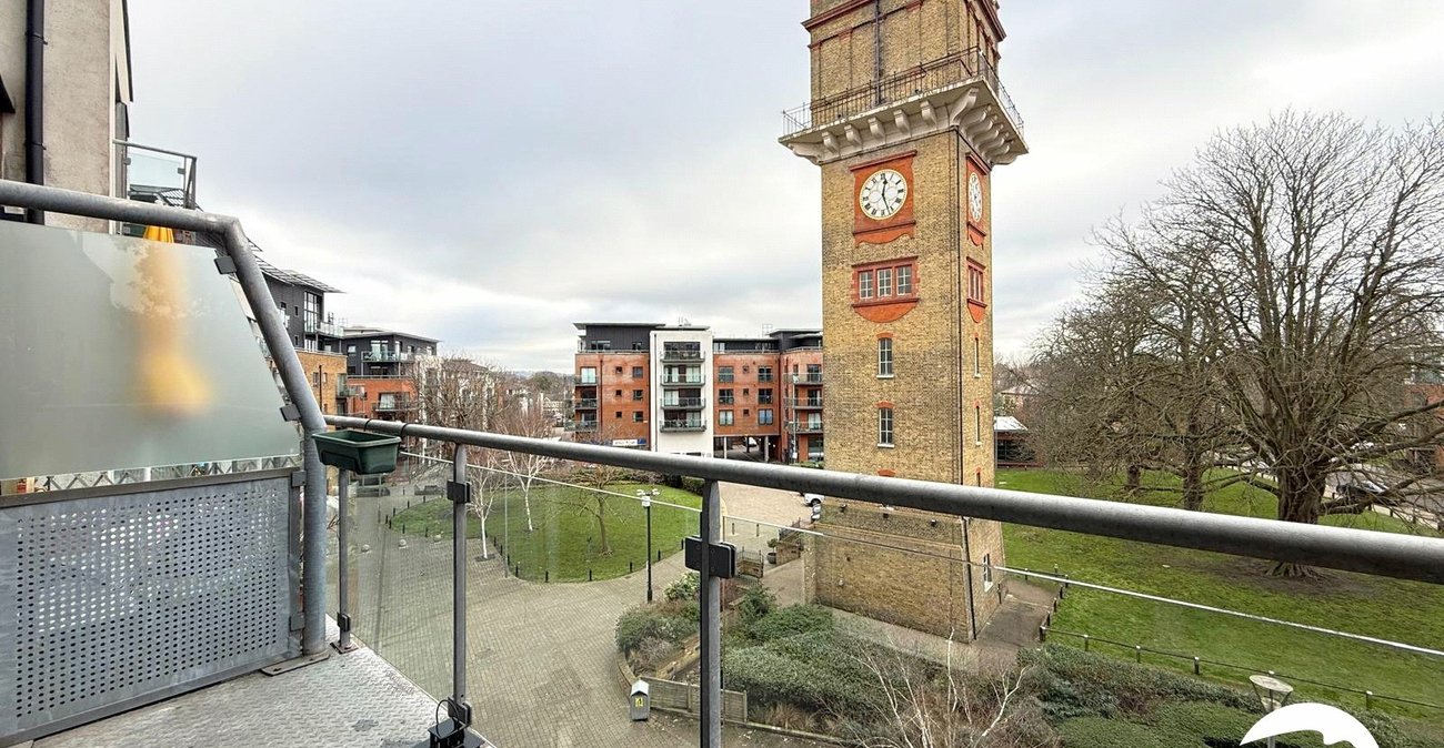 2 bedroom property for sale in Hither Green Lane | Robinson Jackson