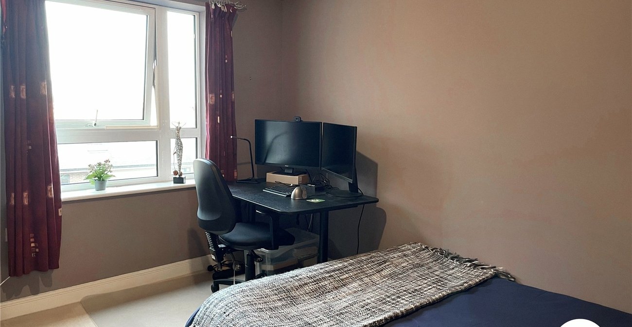 2 bedroom property for sale in Hither Green Lane | Robinson Jackson