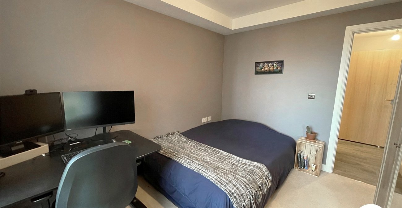 2 bedroom property for sale in Hither Green Lane | Robinson Jackson