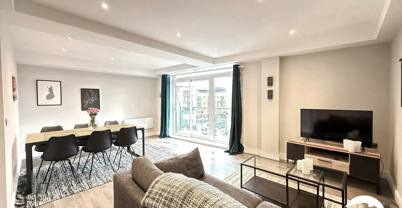 2 bedroom property for sale in Hither Green Lane | Robinson Jackson