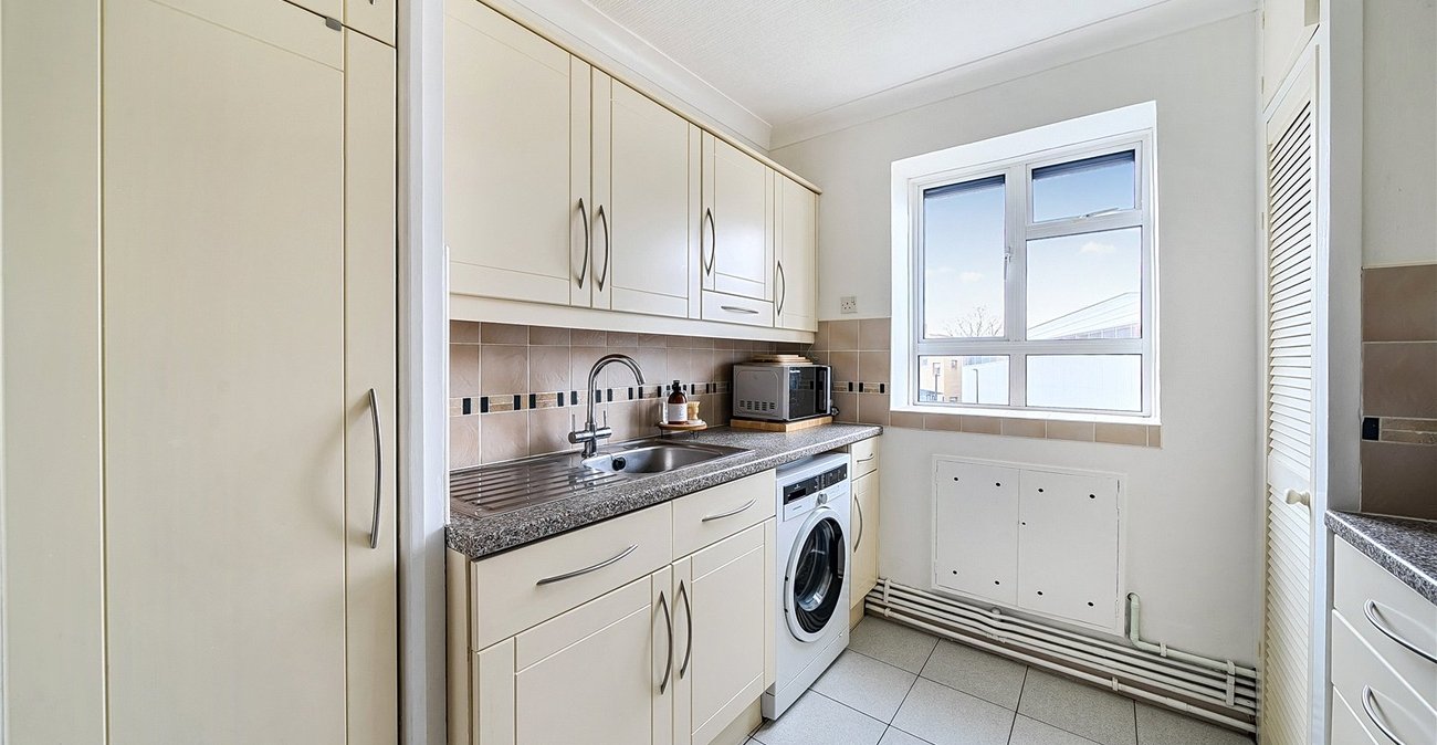 2 bedroom property for sale in Dulwich | Robinson Jackson