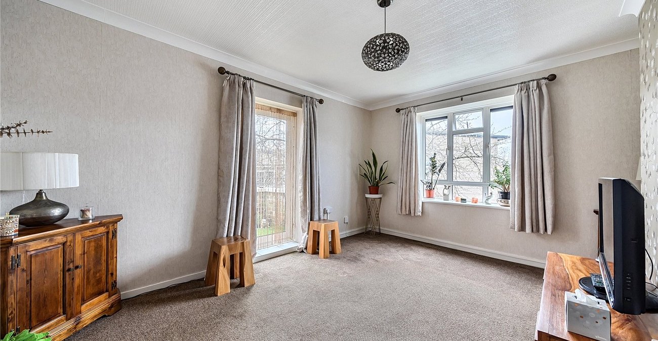 2 bedroom property for sale in Dulwich | Robinson Jackson
