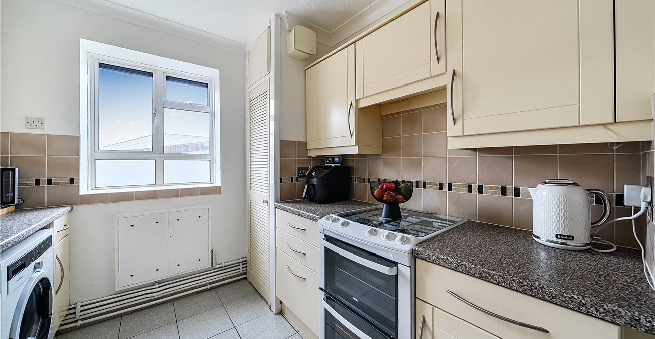 2 bedroom property for sale in Dulwich | Robinson Jackson