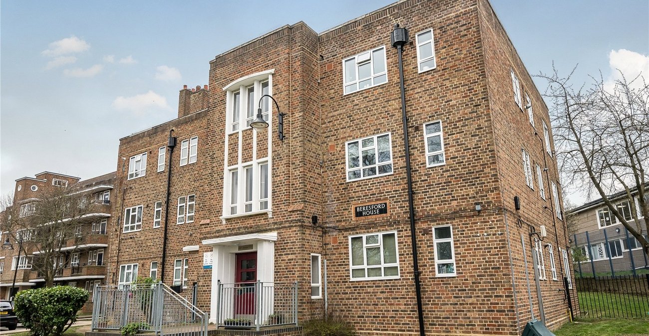 2 bedroom property for sale in Dulwich | Robinson Jackson