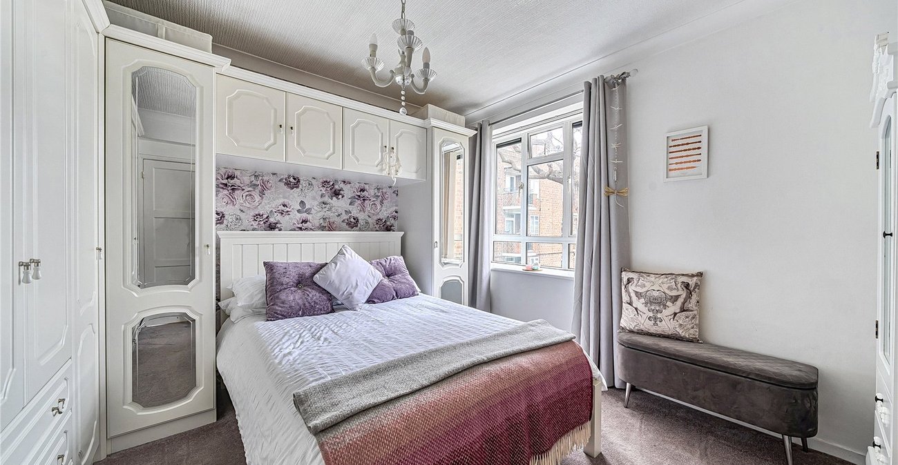 2 bedroom property for sale in Dulwich | Robinson Jackson