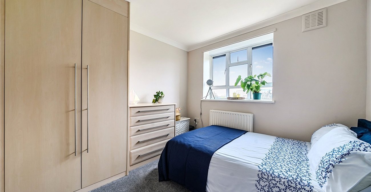 2 bedroom property for sale in Dulwich | Robinson Jackson