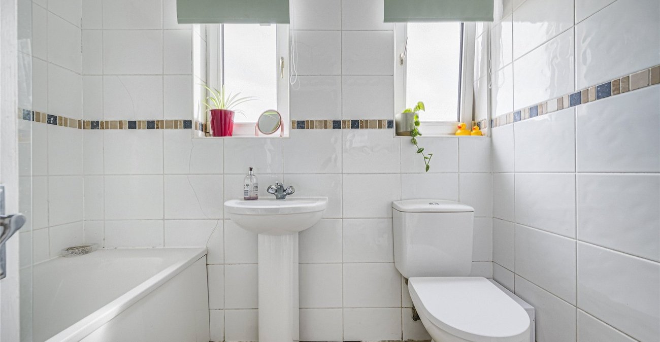 3 bedroom house for sale in Dartford | Robinson Jackson