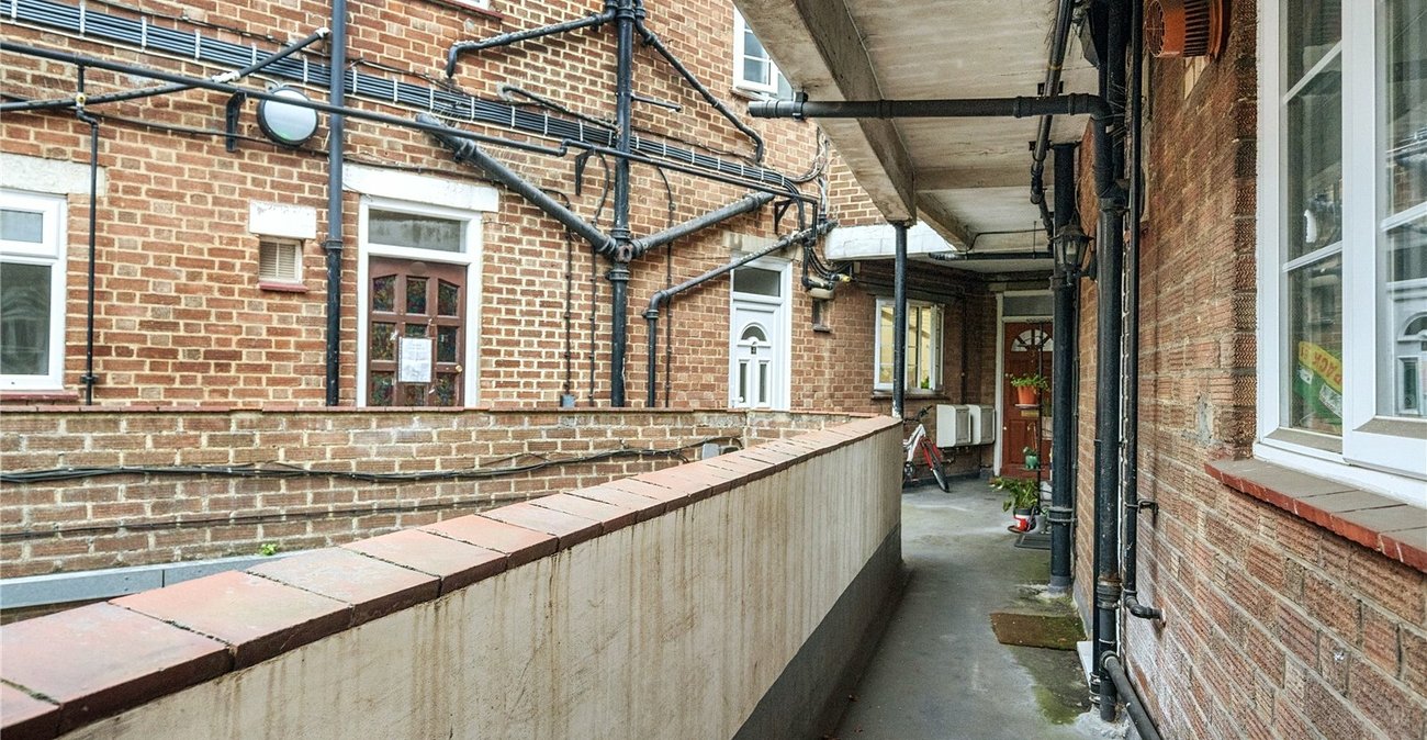 3 bedroom property for sale in Westwood Hill | Robinson Jackson