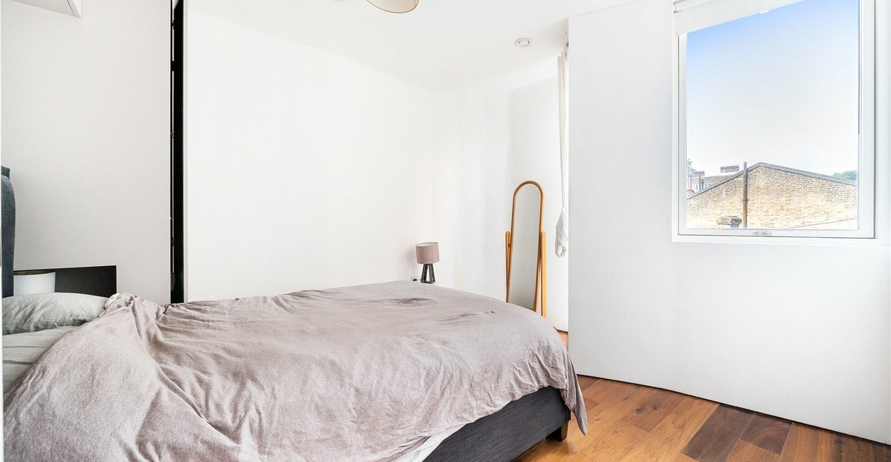 1 bedroom property for sale in London | Robinson Jackson