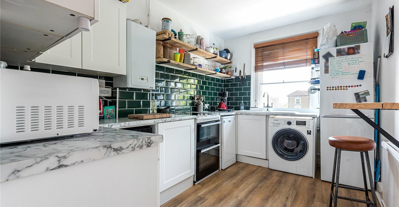 2 bedroom property for sale in London | Robinson Jackson