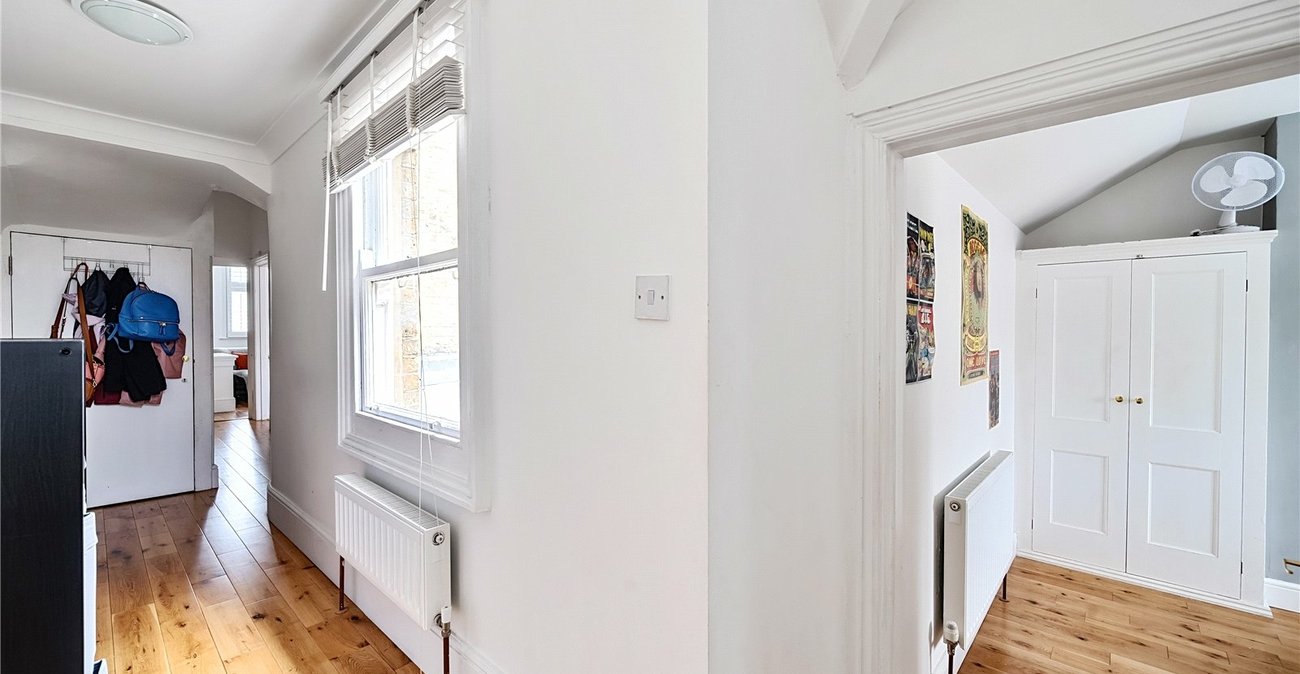 2 bedroom property for sale in London | Robinson Jackson