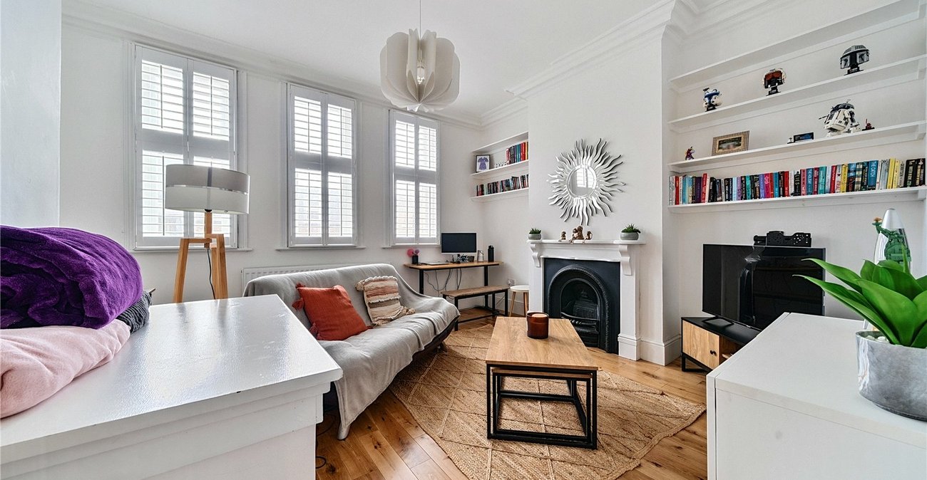 2 bedroom property for sale in London | Robinson Jackson