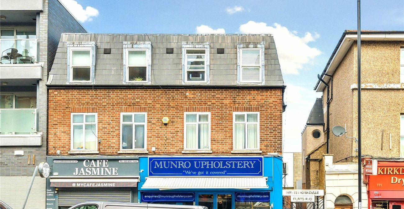 2 bedroom property for sale in London | Robinson Jackson
