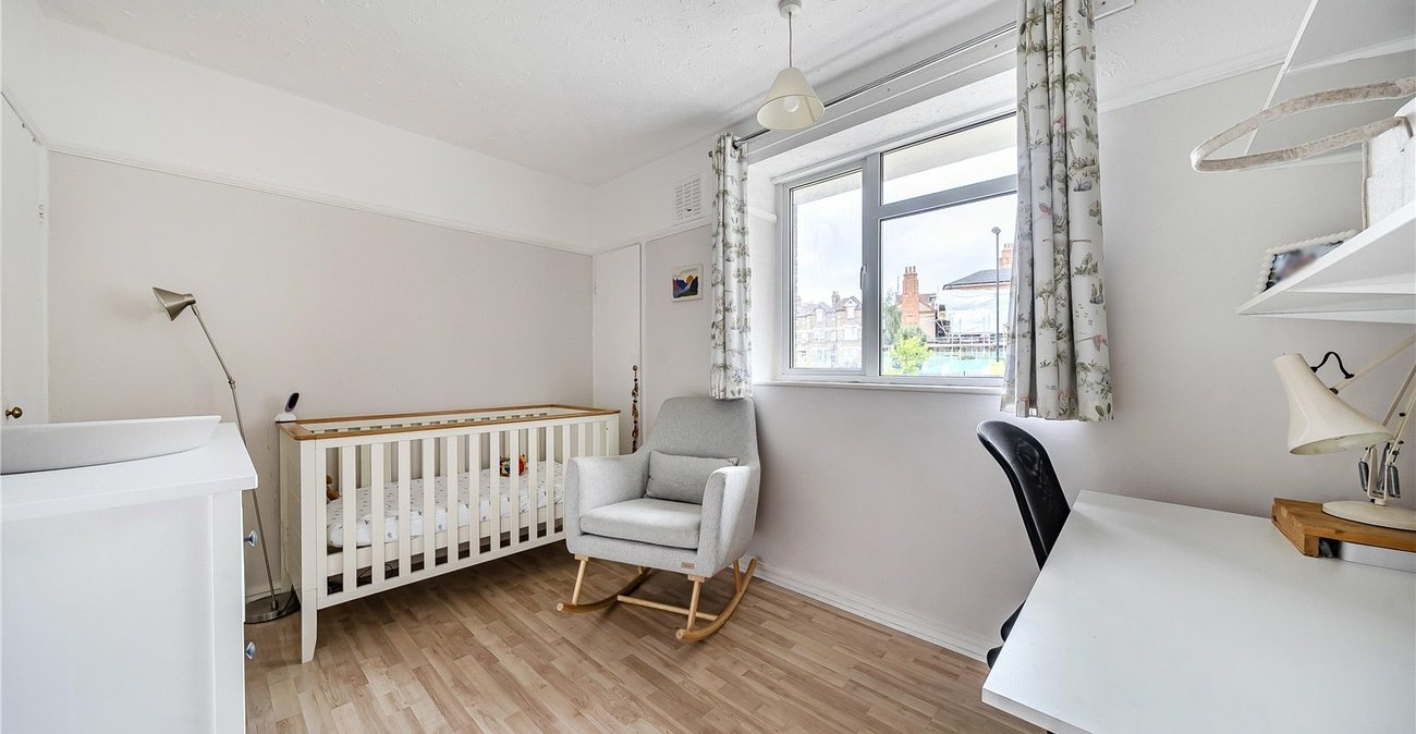 2 bedroom property for sale in London | Robinson Jackson