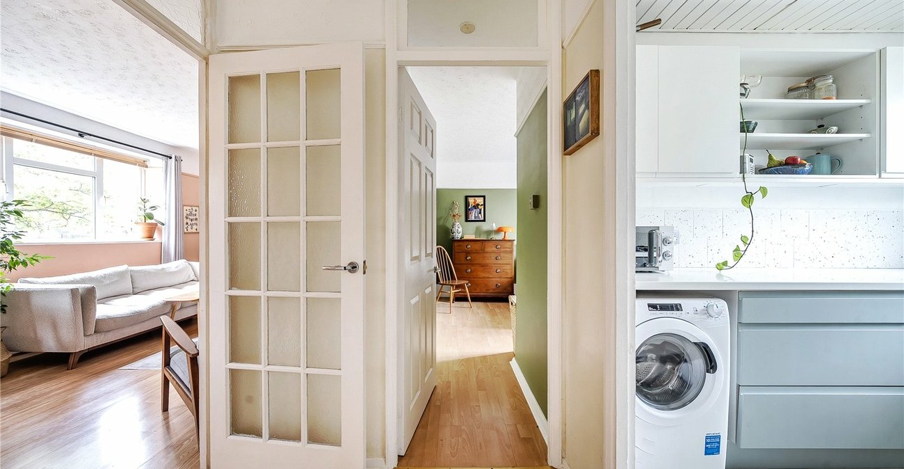 2 bedroom property for sale in London | Robinson Jackson