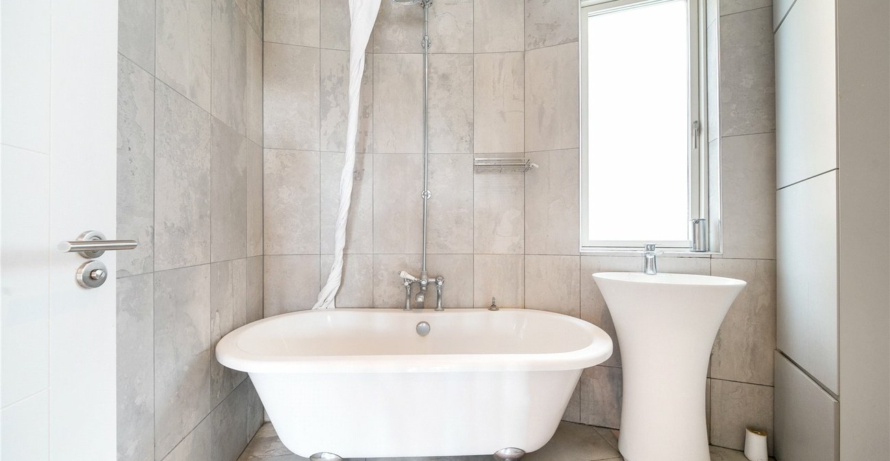 1 bedroom property for sale in  | Robinson Jackson