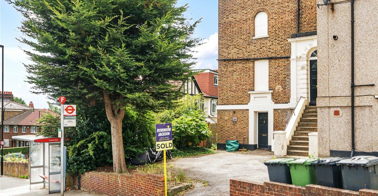 2 bedroom property for sale in  | Robinson Jackson