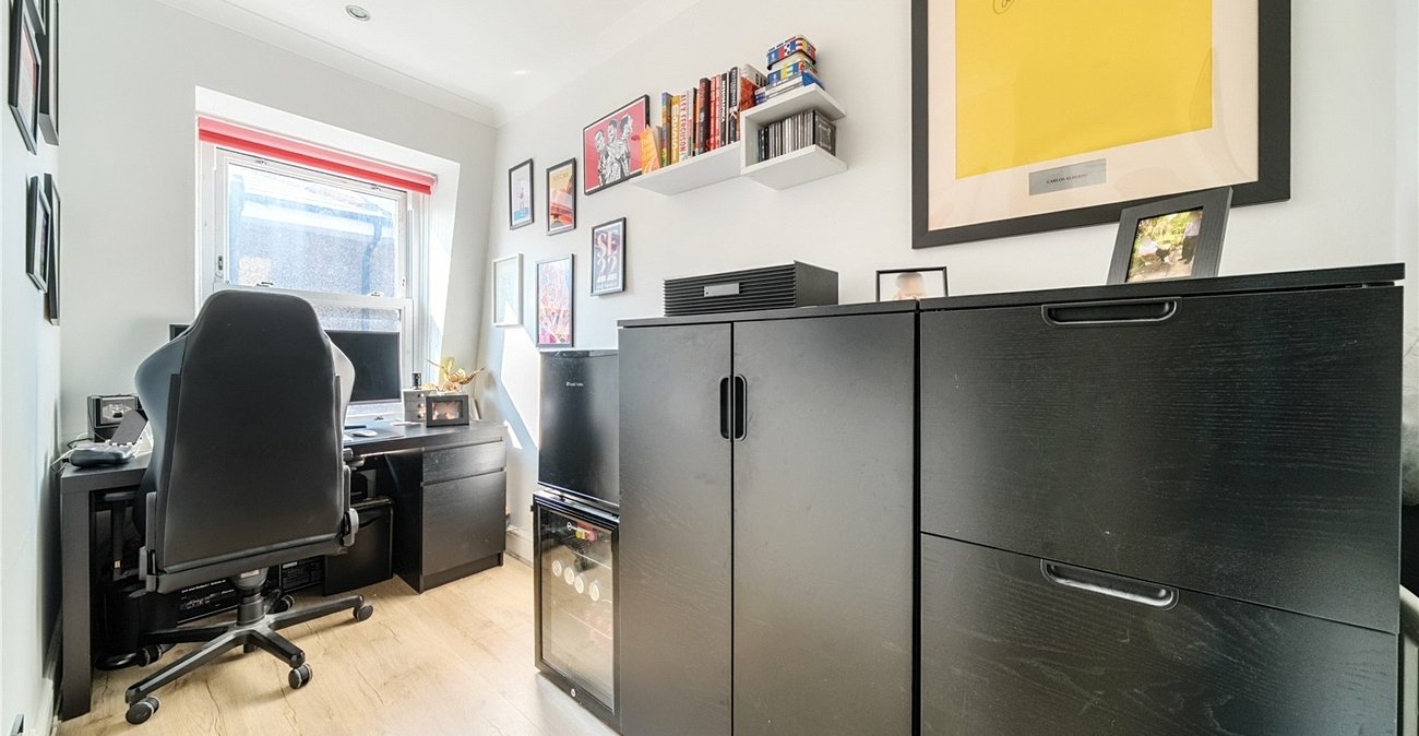 2 bedroom property for sale in  | Robinson Jackson