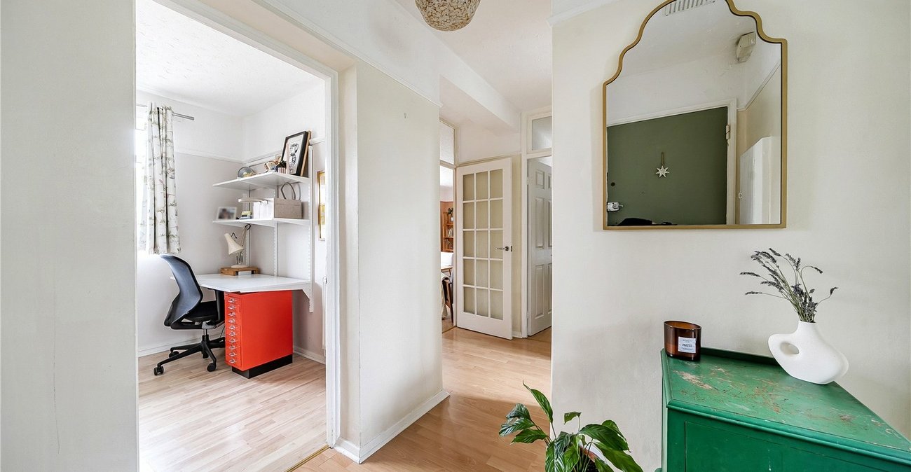 2 bedroom property for sale in  | Robinson Jackson