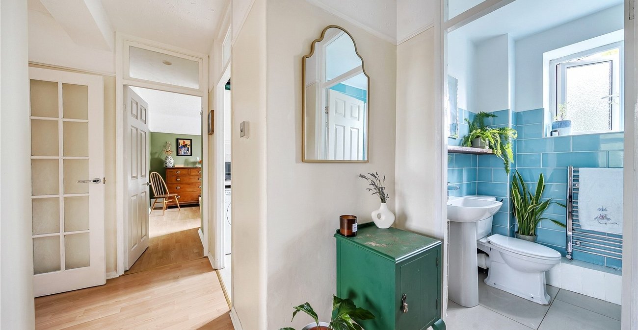 2 bedroom property for sale in  | Robinson Jackson