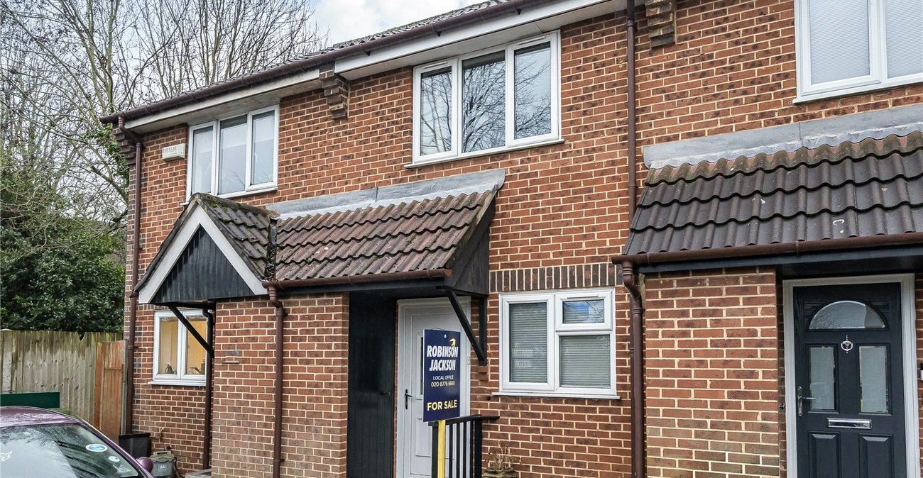 2 bedroom house for sale in Sydenham | Robinson Jackson