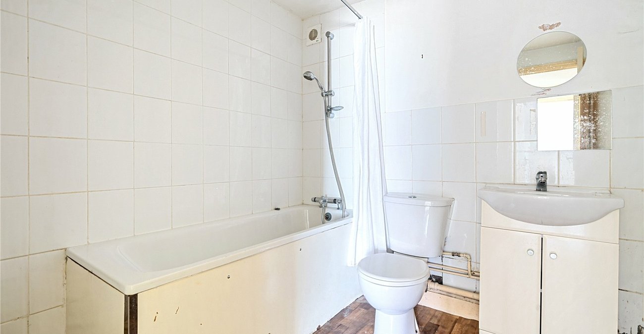 2 bedroom property for sale in Sydenham | Robinson Jackson