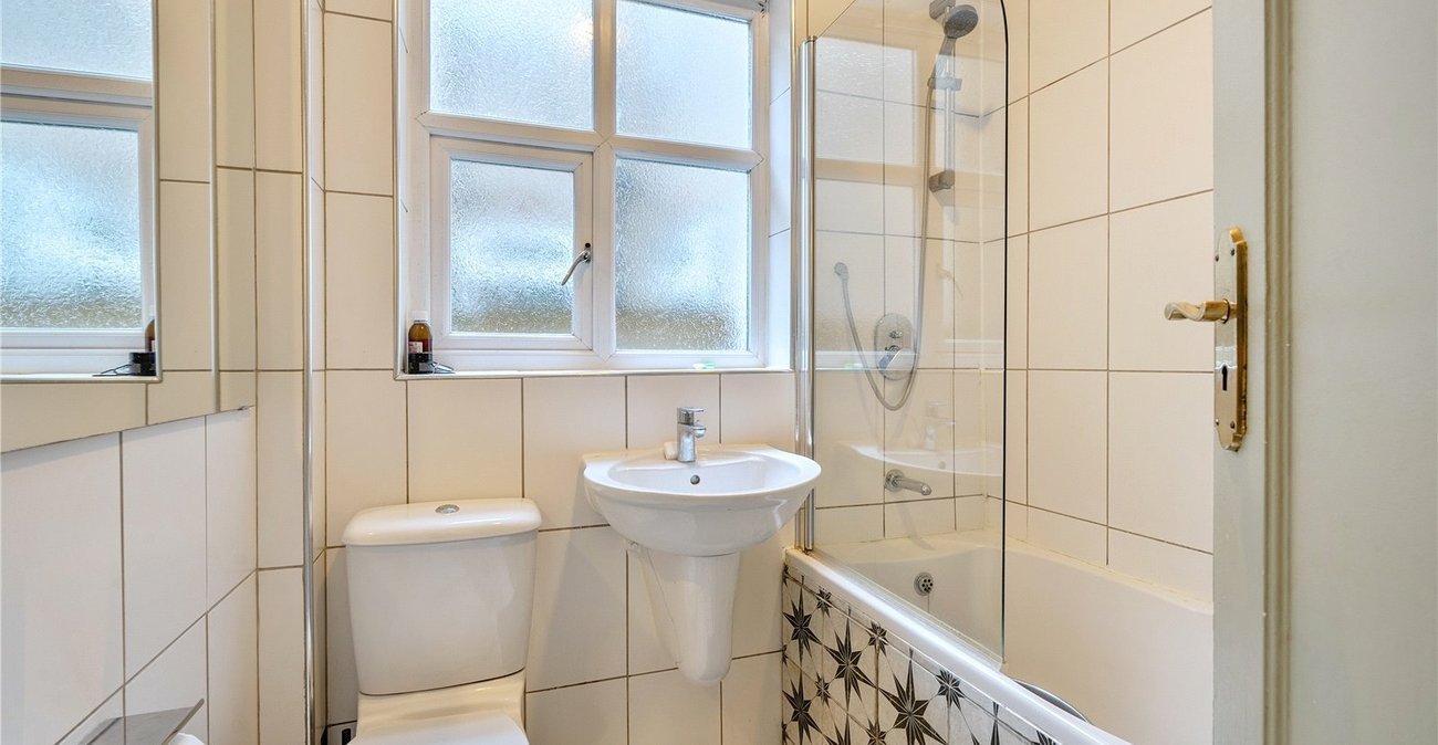 2 bedroom property for sale in Sydenham | Robinson Jackson