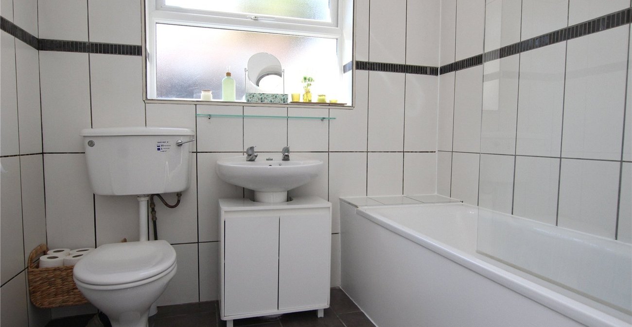 3 bedroom house for sale in Plumstead Common | Robinson Jackson