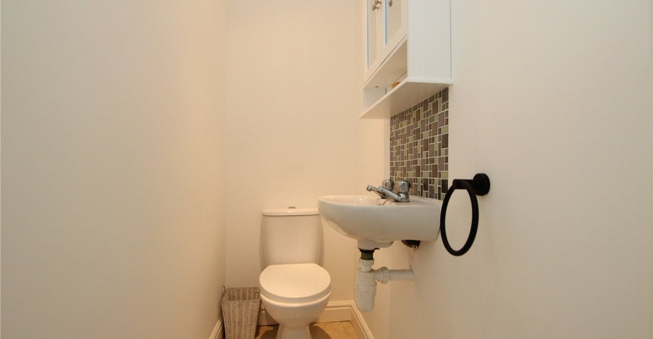 3 bedroom house for sale in Plumstead Common | Robinson Jackson